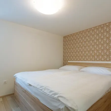 Apartment Burja *